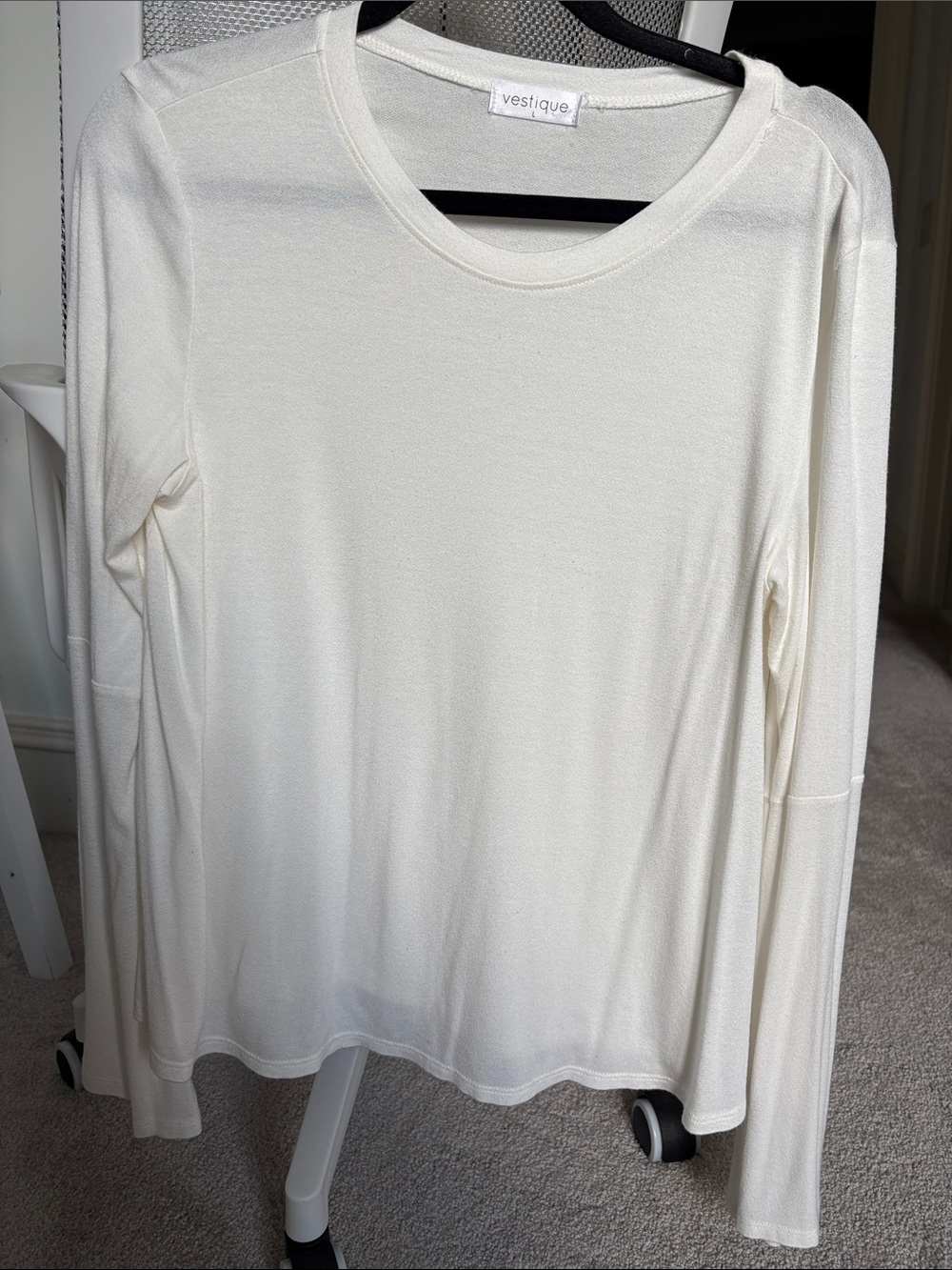 vestique Cream Long Sleeve Crewneck Top